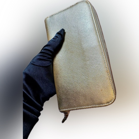 REDUCED Prada Gold Saffiano Leather zip Around Continental - Picture 4 of 15